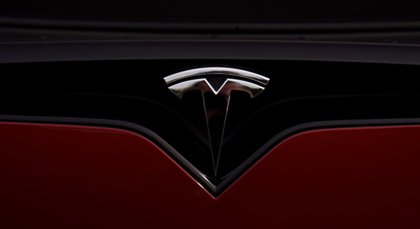 Остър тон в съда: Ищците по делото за Tesla с нападки към Мъск