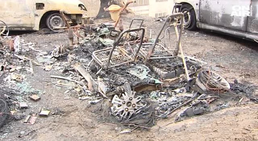 Пет автомобила изгоряха в 