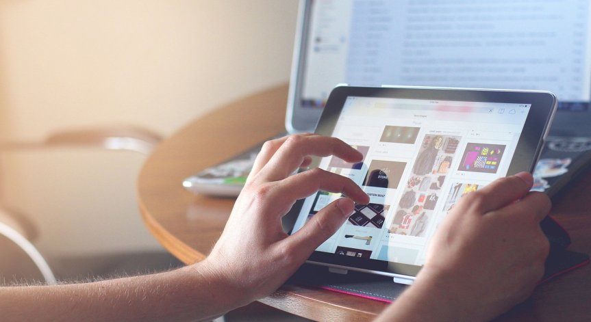 Евростат: Над 20% от българите не могат да си позволят интернет