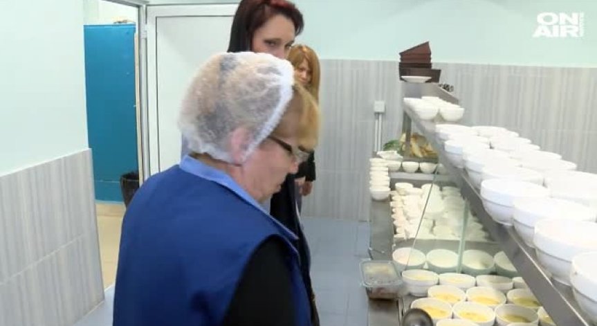 Смут след проверка на храната в училищните столове в Бургас 