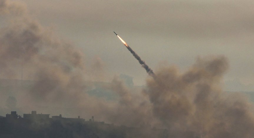 Иран изстреля 100 дрона срещу Израел, има предупреждение към израелците в чужбина