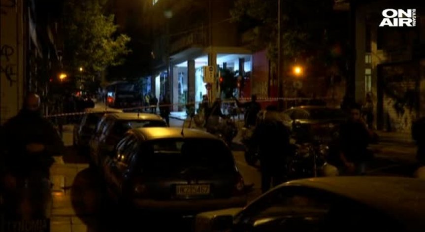 Стреляха с Калашников по централата на ПАСОК в Атина