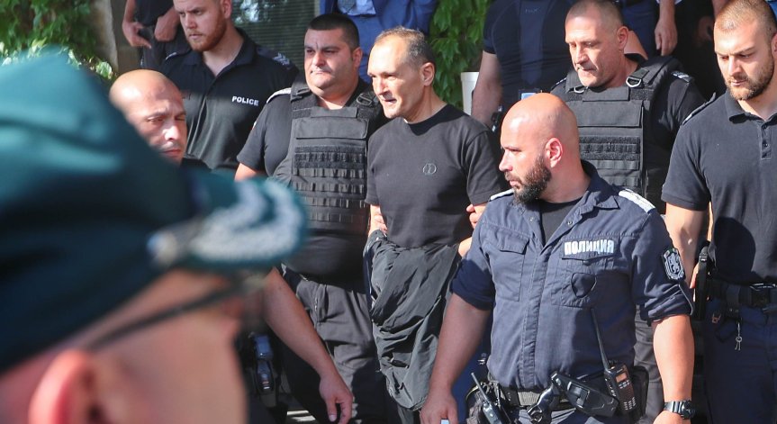 Обвиняват Васил Божков в подбудителство на убийства и опит за изнасилване
