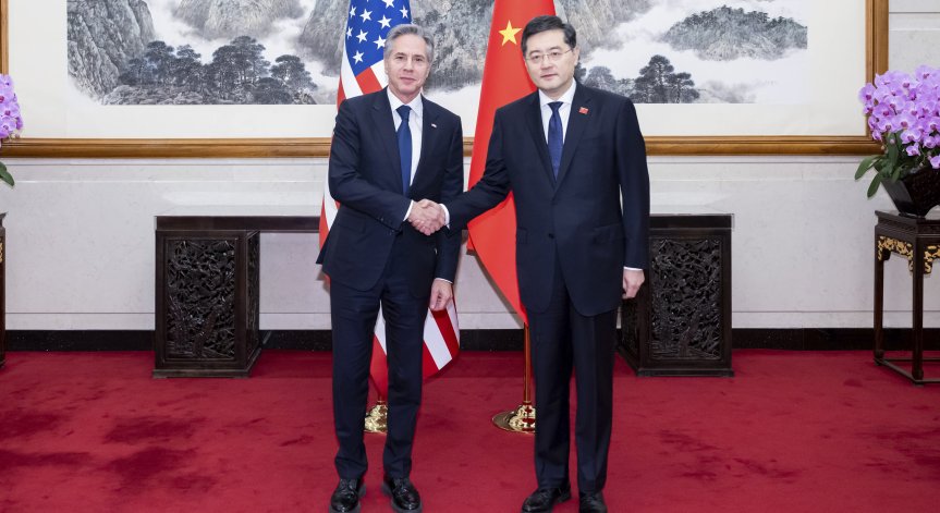 Блинкен на среща с Дзинпин в опит да тушира напрежението между САЩ и Китай