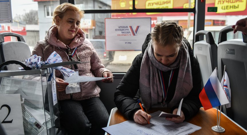 Изборите в Русия: Повече от половината руснаци вече гласуваха