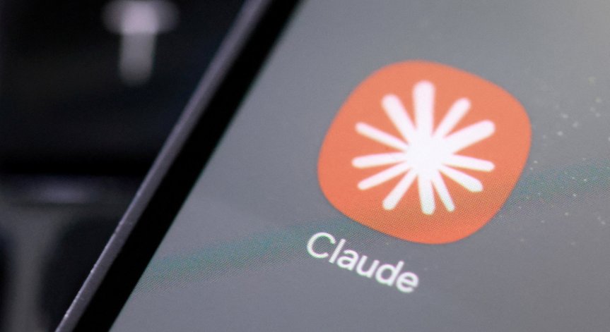 Стотици разговори с AI чатбота Claude станаха публично достъпни в Google