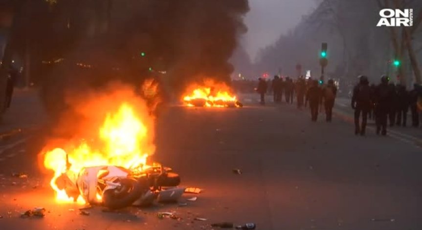 Сблъсъци и арести по време на първия за годината протест на 