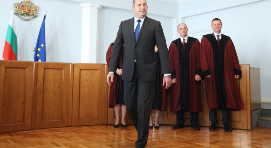 Вето №11: Радев върна Закона за корпоративното подоходно облагане