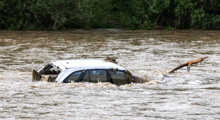 Втори студен фронт със силен вятър и проливни дъждове премина през северната част на хърватското крайбрежие.