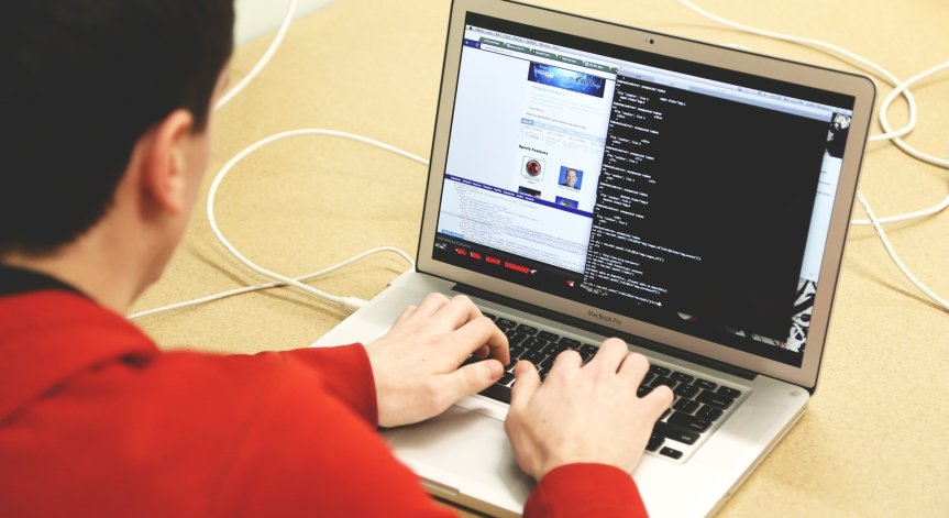 ЕVN предупреждава за фалшиви имейли до клиенти