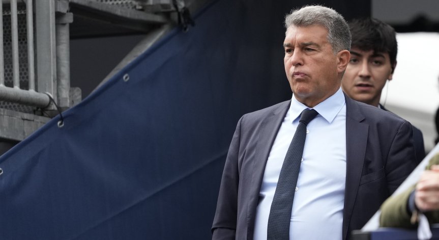 Наказват Лапорта, нахлул при съдиите след края на 