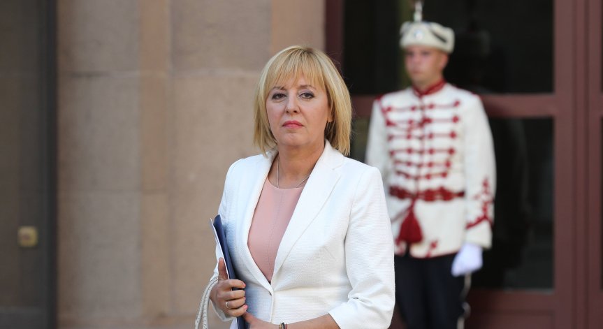 Манолова: Борисов постигна целта си, ще работим за промяната и извън парламента