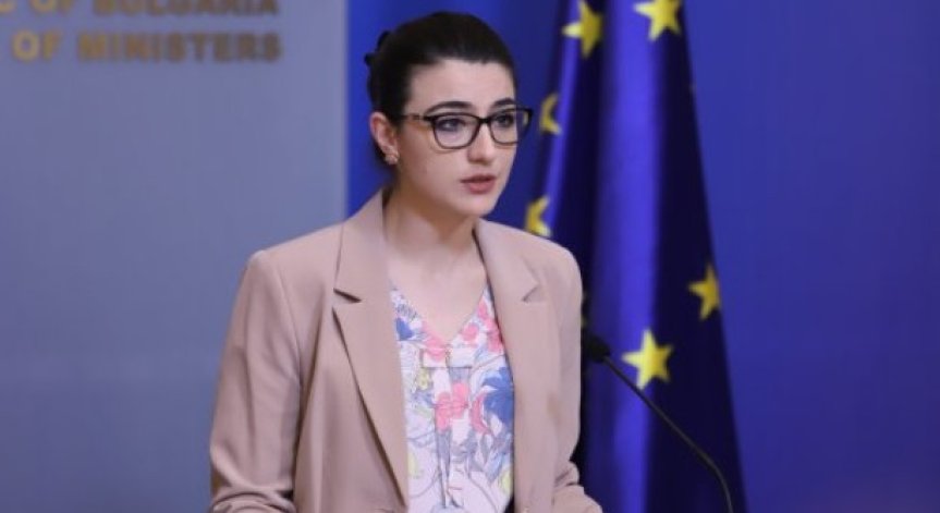 Лена Бориславова публикува 