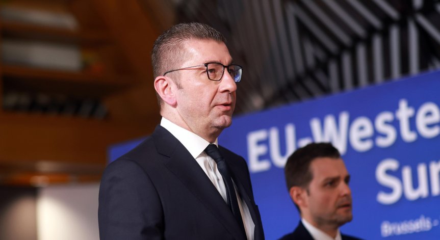 Мицкоски: Държави от ЕС искат да променят идентичността на македонците
