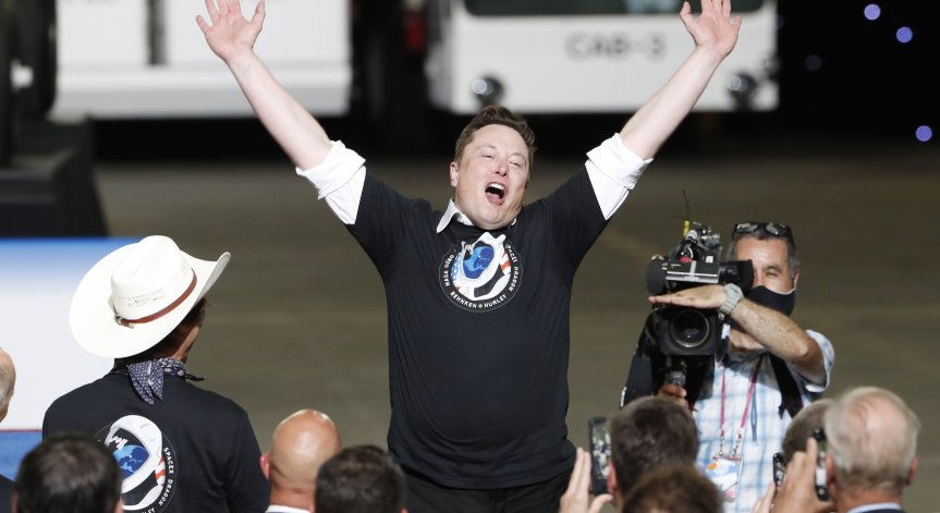 Двама българи са част от екипа на SpaceX, извел астронавти в Космоса