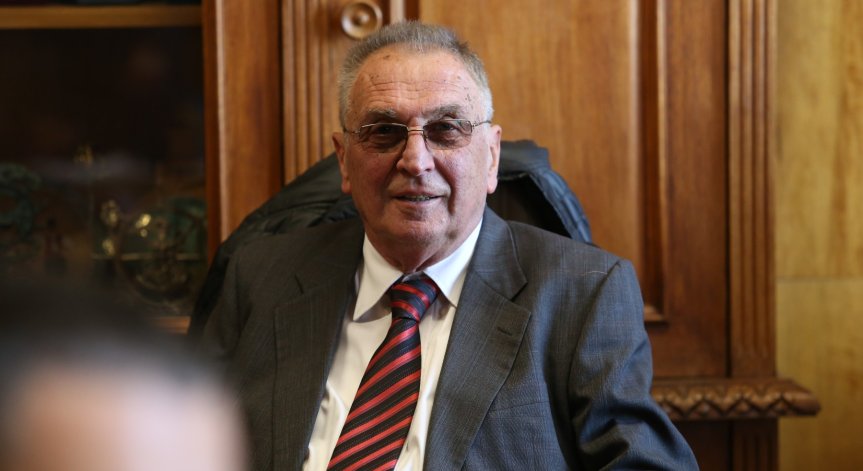 Нападнаха македонския българин Владимир Перев в Скопие