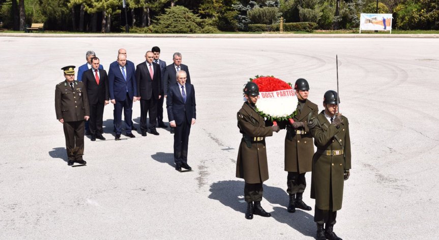 Започна официалната визита на Лютви Местан в Турция