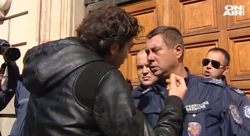 Буйствалият протестиращ пред СО се сдоби с обвинение