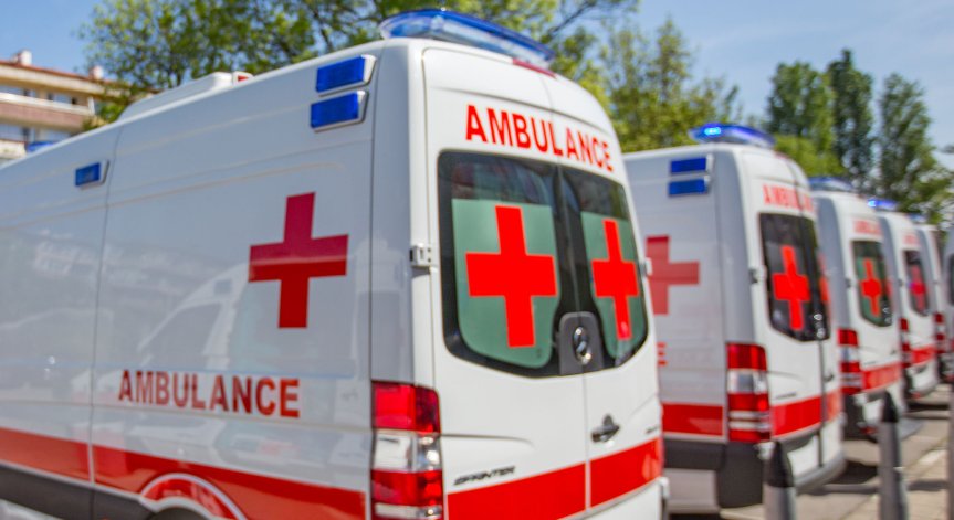 Ударил е и служител на хотел.