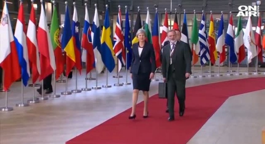 Депутатите отхвърлиха споразумението на Мей за Brexit!