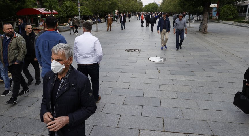 Сърбия в локдаун - ще работят само хранителни магазини, аптеки и бензиностанции