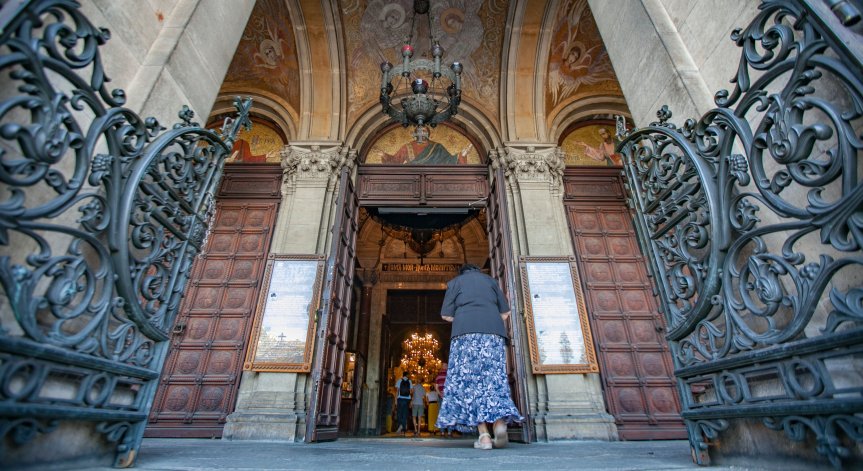 Автоном просвещавал езичниците със светлината на евангелската истина.