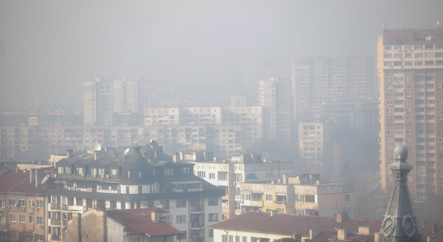 Замърсяване на въздуха 2-3 пъти над нормата в 11 града у нас