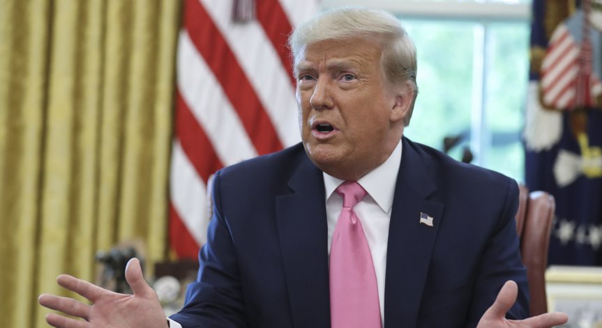 Тръмп връща брифингите за коронавируса