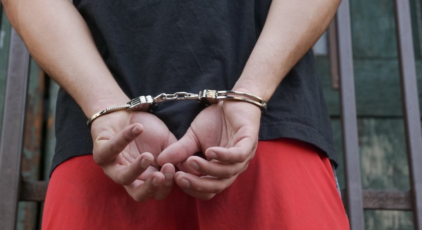 Арестуваха трима българи за кражби на банкови карти в Италия