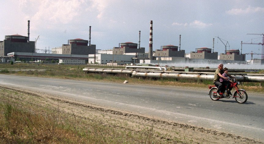 Г-7: Настояваме Русия да върне на Украйна пълния контрол над АЕЦ 