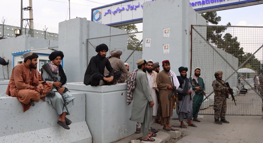 Талибаните към собствениците на магазини: Обезглавете манекените