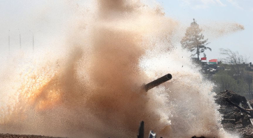 Нови сателитни снимки разкриват струпване на техника във военния гарнизон Цел в Беларус