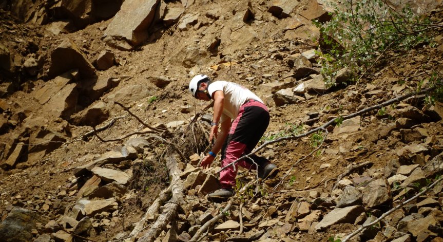 Внимание, шофьори: Затварят пътя Калотина-Драгоман заради обрушване на скали