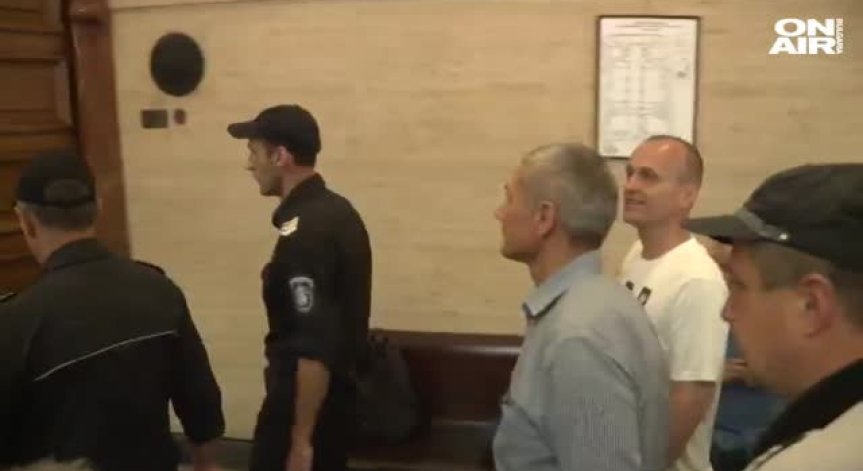 Петимата полицаи, осъдени за смъртта на Чората, излизат от затвора 