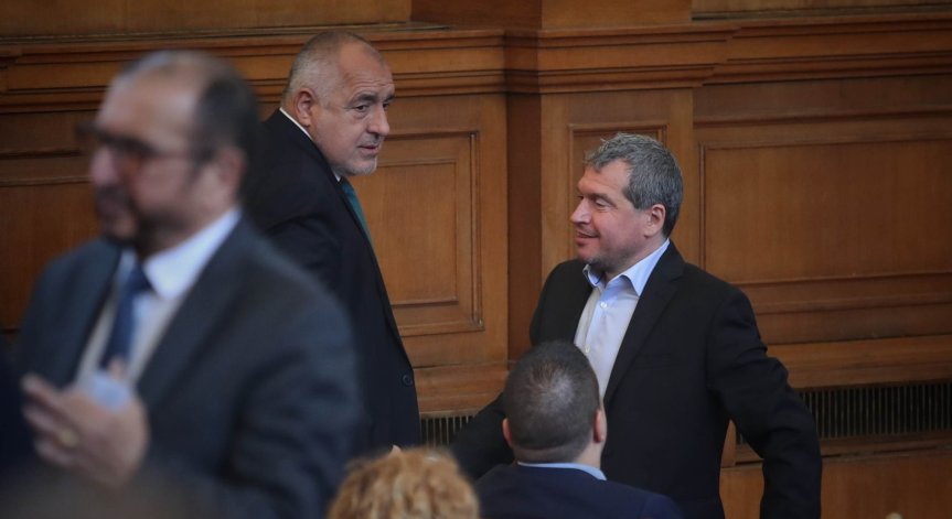 Депутатите решиха: Пращаме на Украйна БТР-и с наличното към тях въоръжение