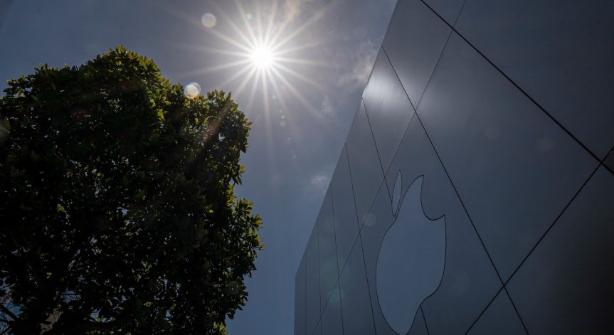 Apple въвежда нови ограничения за медийните услуги
