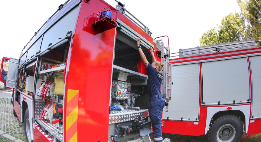 Борбата с огъня продължава.