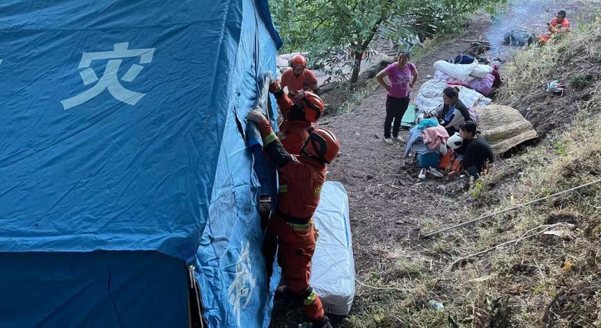 Жертви и разрушения след силни земетресения в Китай