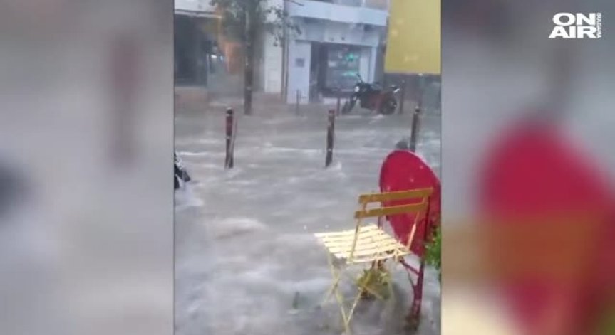 Южна Франция е под вода: Спасители евакуираха 1600 души