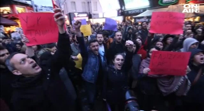 Протестите и политическите чистки в Турция продължават