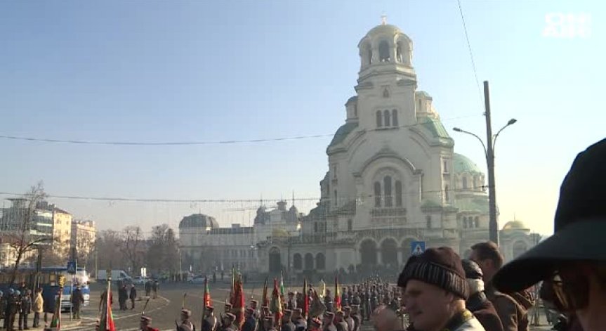 Осветиха бойните знамена на Българската армия