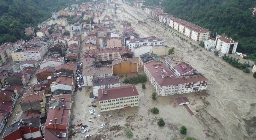 Воден ад в Турция: 27 души се удавиха след проливните дъждове