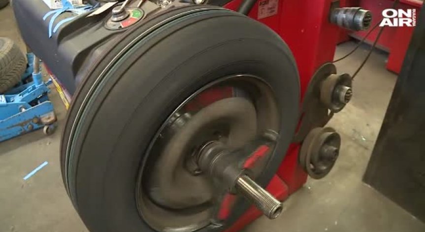 Градусите се покачват, кога да сменим зимните гуми с летни?