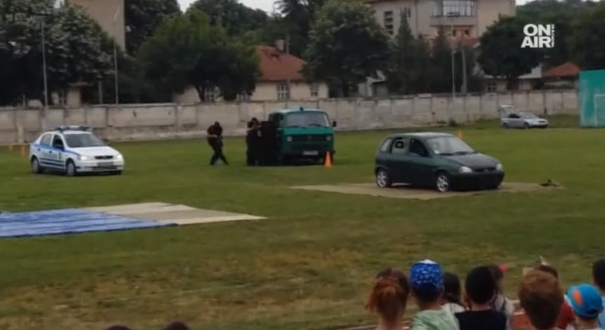 Състоянието на пострадалото при взрив от граните момиче, се подобрява