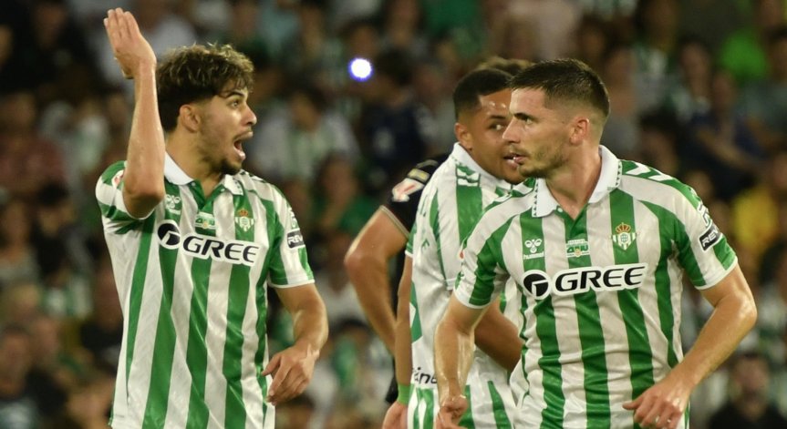 За отбора от Севиля това е първа победа за сезона в шампионата.