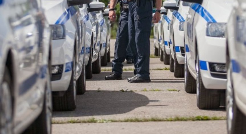 Мъж стреля с пушка по кола в Костинброд, обиждал и се заканвал на полицаи при ареста