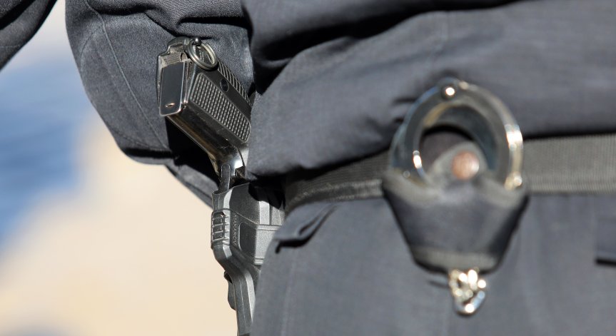 Хванаха граничар, помагал за прекарване на крадени коли през ГКПП 