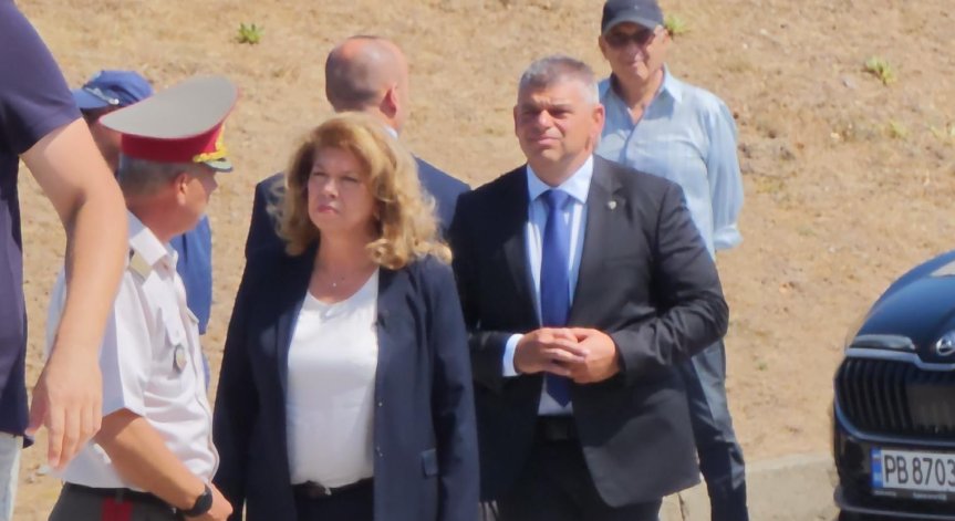 Йотова: Предателство към България е да използват националната сигурност за партийни цели