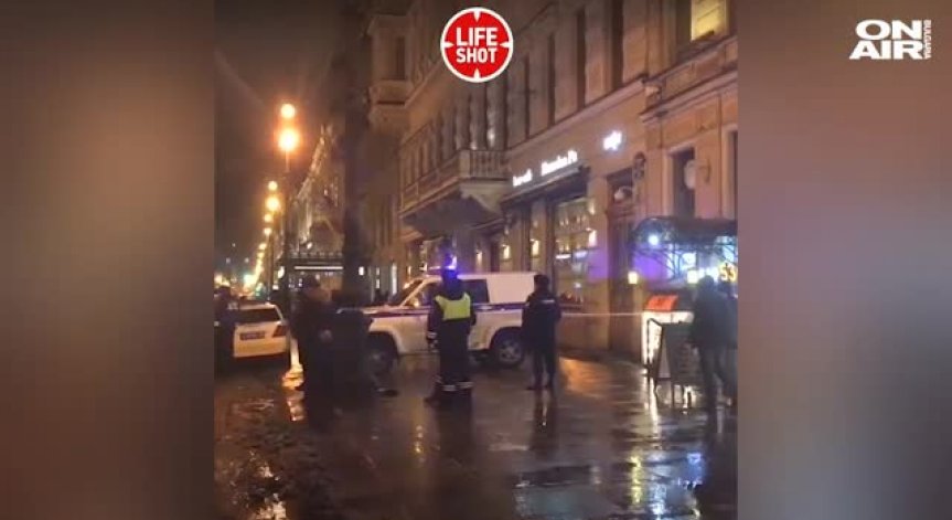 Автомобил помете пешеходци в Санкт Петербург, двама загинаха