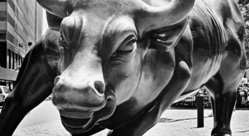 Финансовите компании поведоха американските индекси нагоре